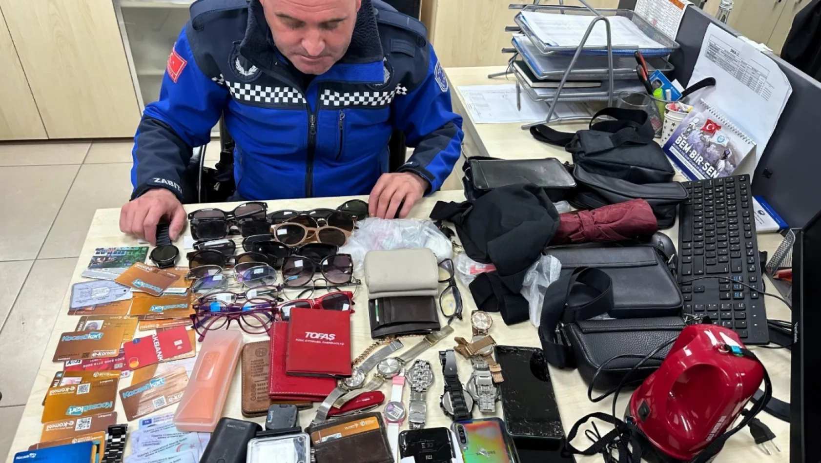 Kocaeli'de kayıp eşyalar sahiplerini bekliyor