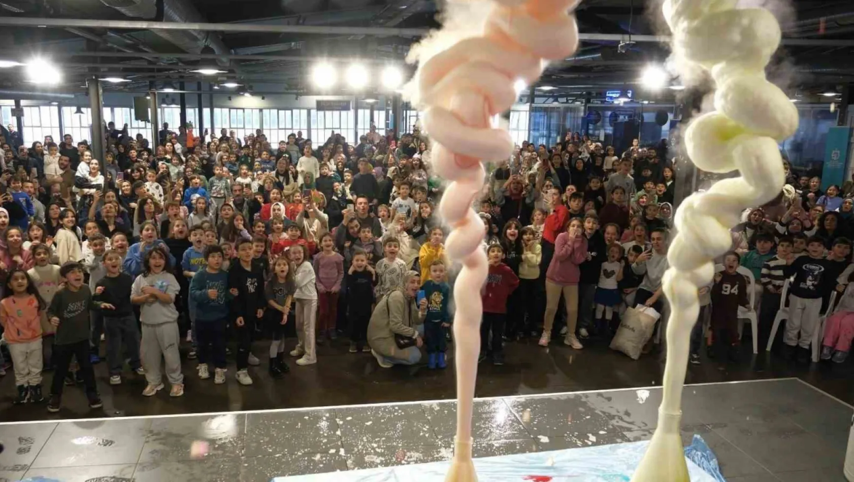 Yarıyıl tatilinde Bilim Merkezi'nde eğlence dorukta