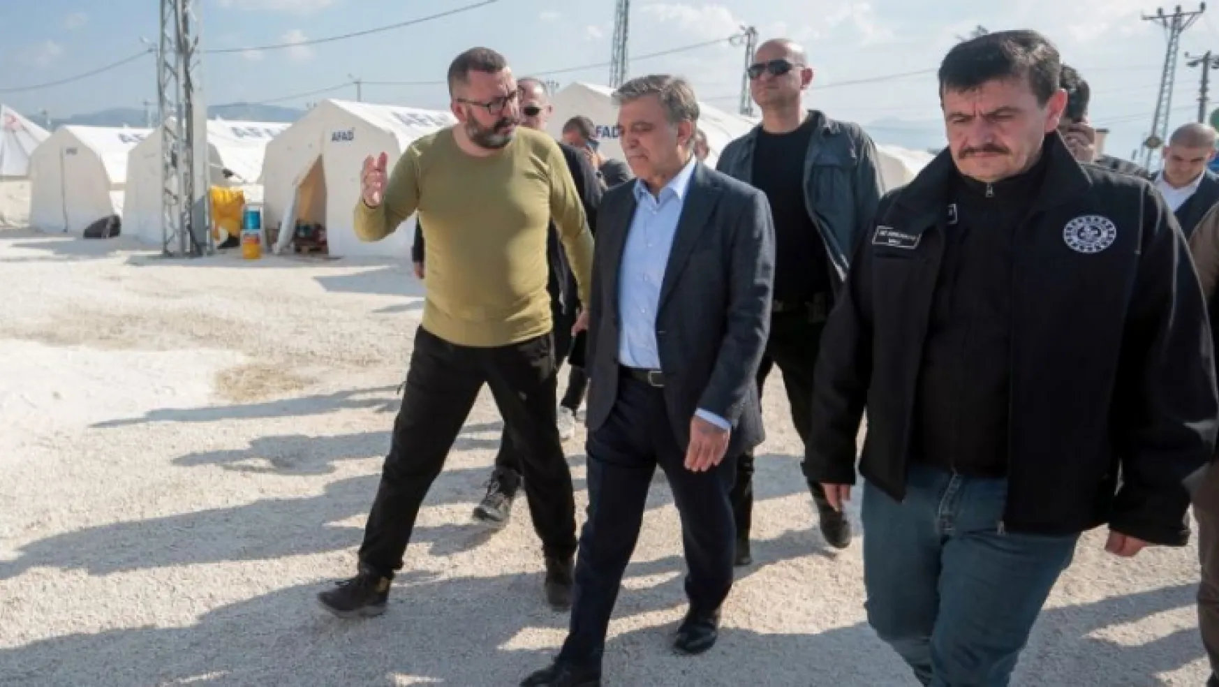 Abdullah Gül'den Kocaeli'nin çadır kentine ziyaret