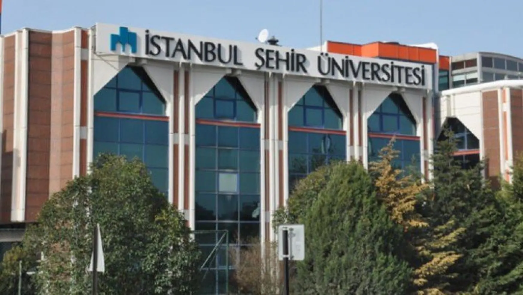 Ahmet Davutoğlu'nun üniversitesi kapatıldı  