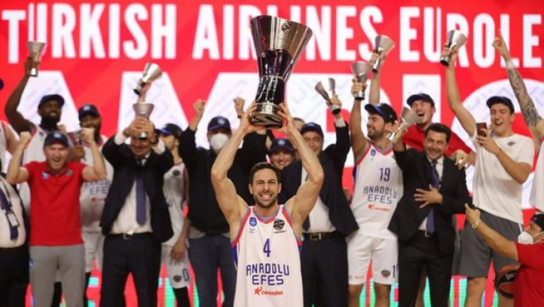 Anadolu Efes Euroleague'de şampiyon oldu