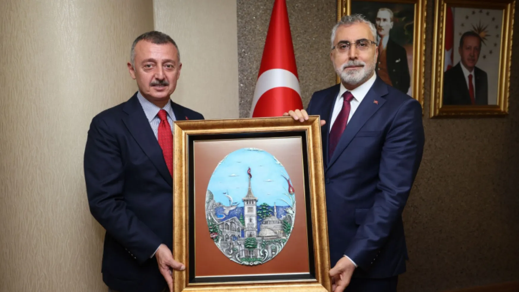 Bakan Işıkhan'dan Kocaeli Büyükşehir Belediyesine ziyaret