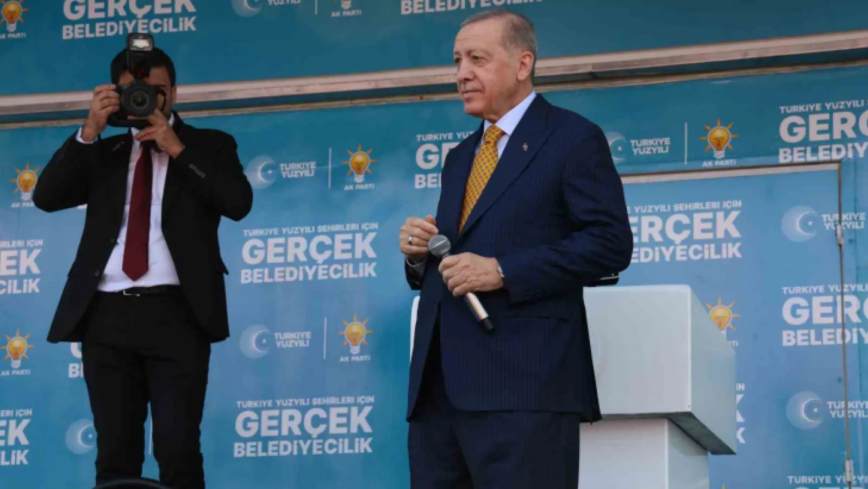 Cumhurbaşkanı Erdoğan: Bu millet sırtını terör örgütlerine dayayanlara en güzel dersi sandıklarda verdi