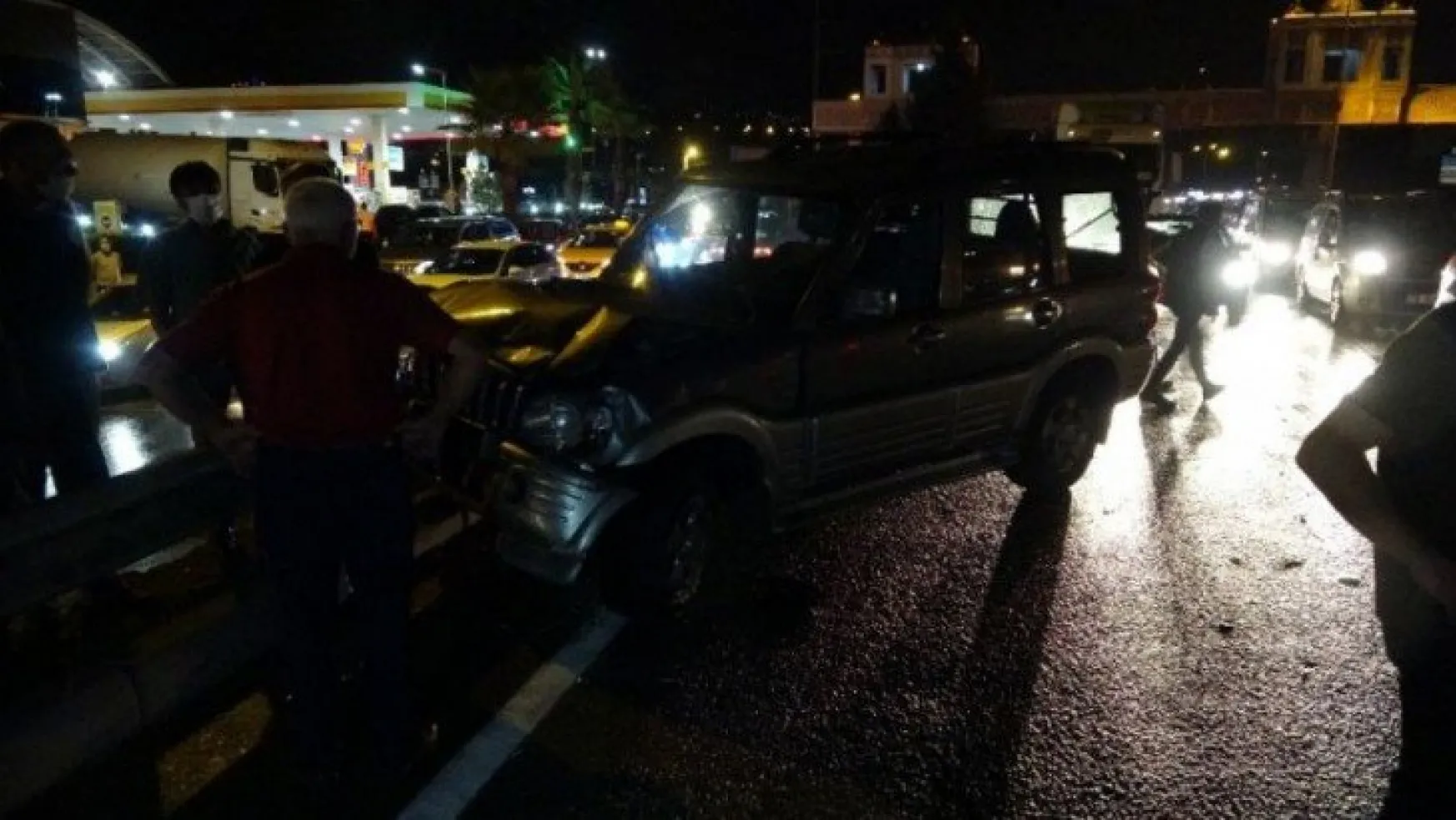 D100 Karayolu'nda 3 araç çarpıştı: 1 yaralı