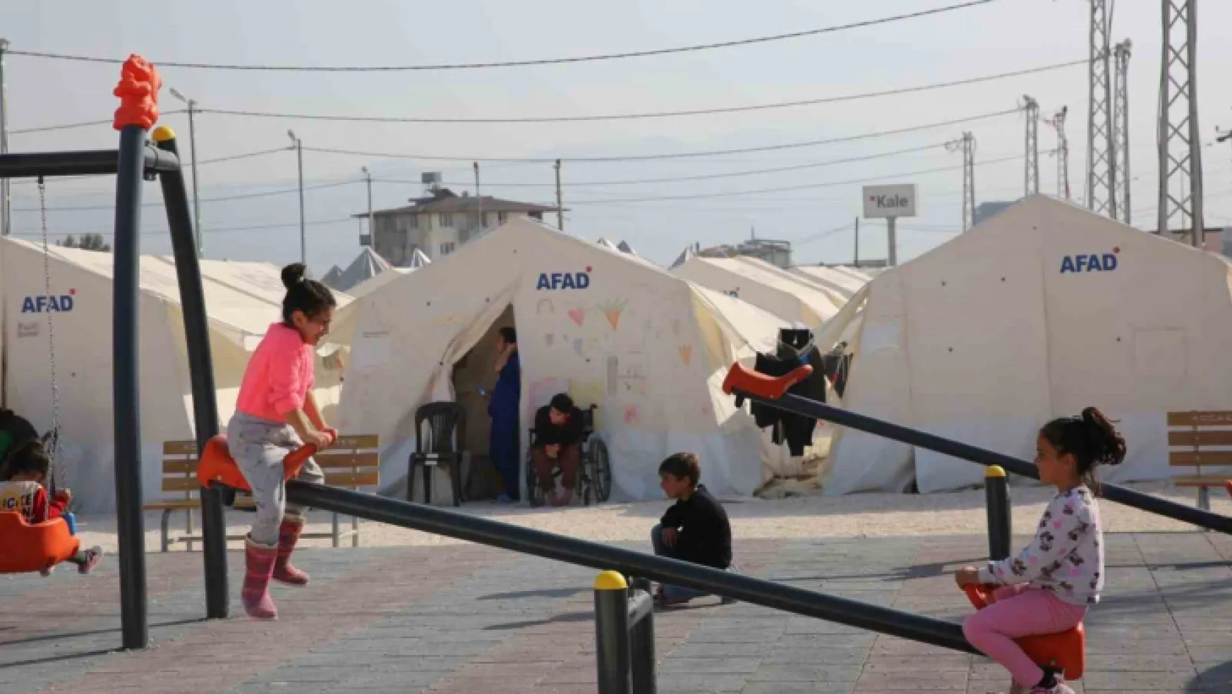 Çadır kent sosyal yaşam alanına dönüştü