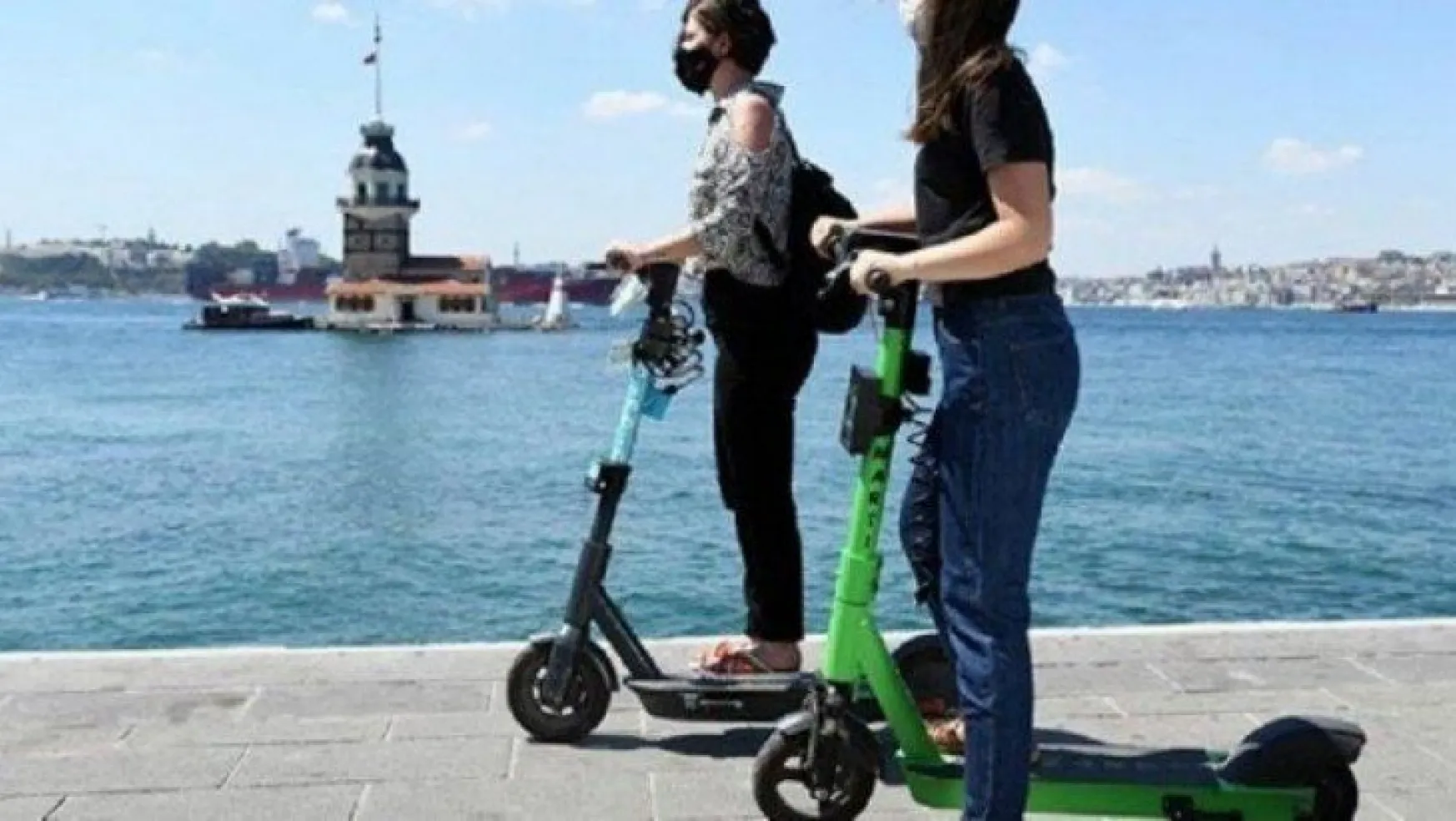 Elektrikli scooter'a iki kişi binen ceza ödeyecek 