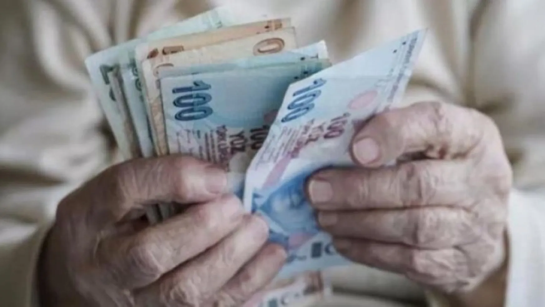 Emekliler asgari ücret oranında zam istiyor