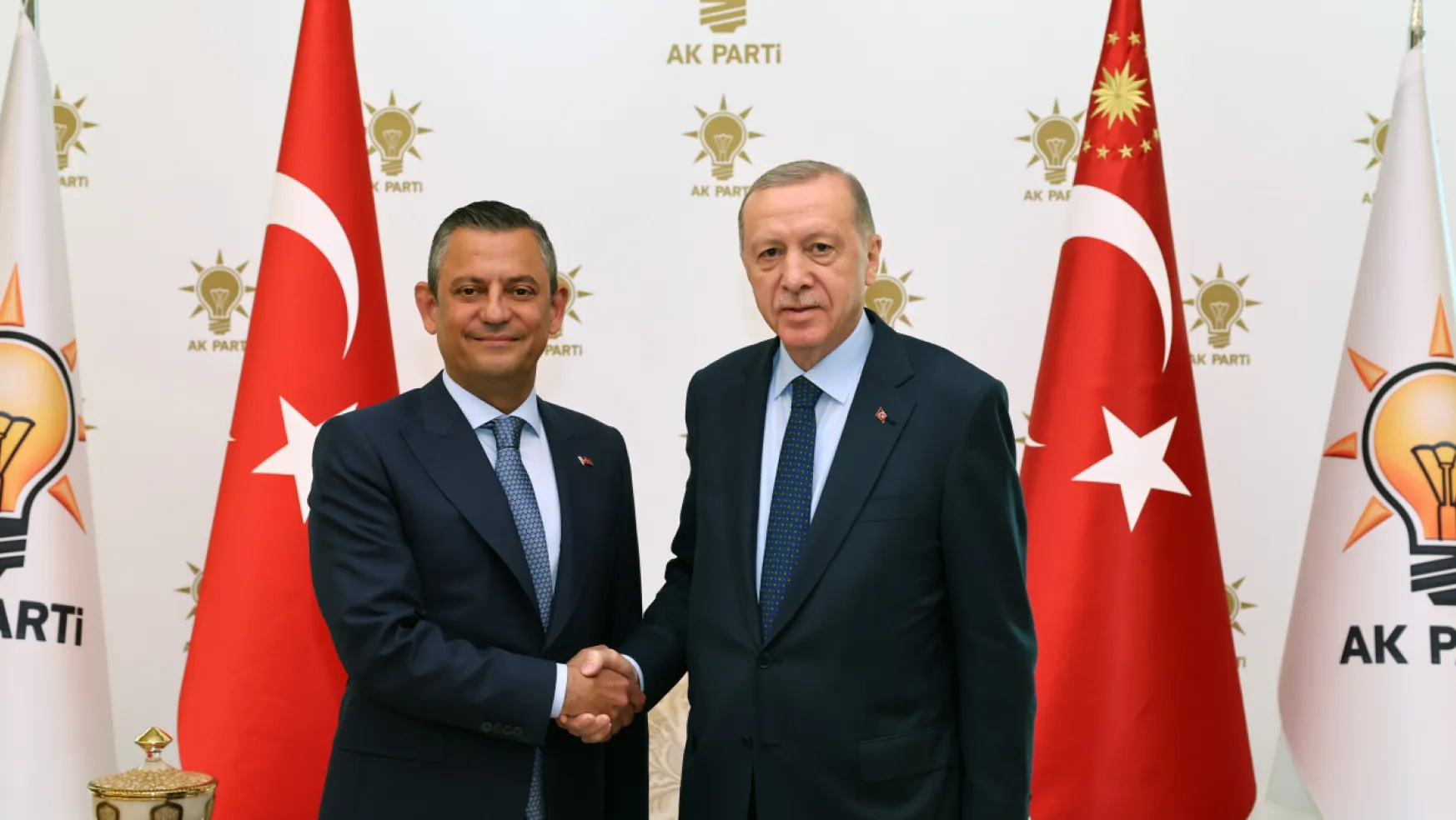 Erdoğan, CHP Genel Başkanı Özel'i kabul etti