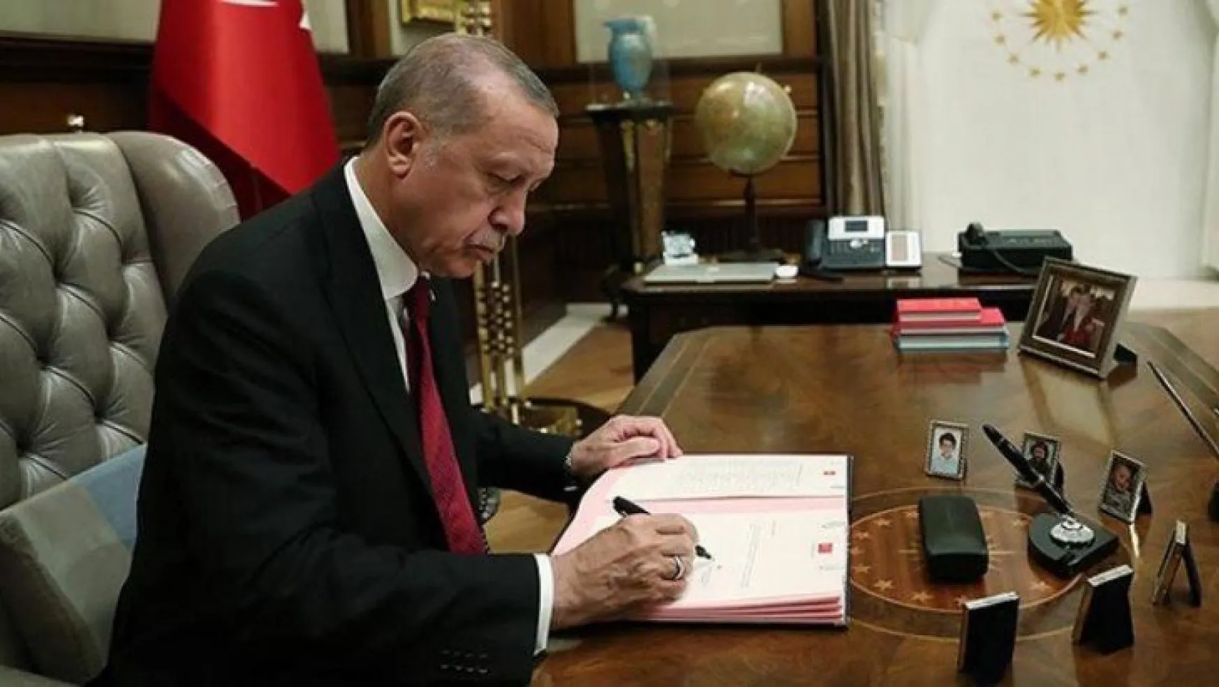 Erdoğan'ın imzasıyla Resmi Gazete'de! 3 bakanlık ile 2 kuruma kritik atamalar