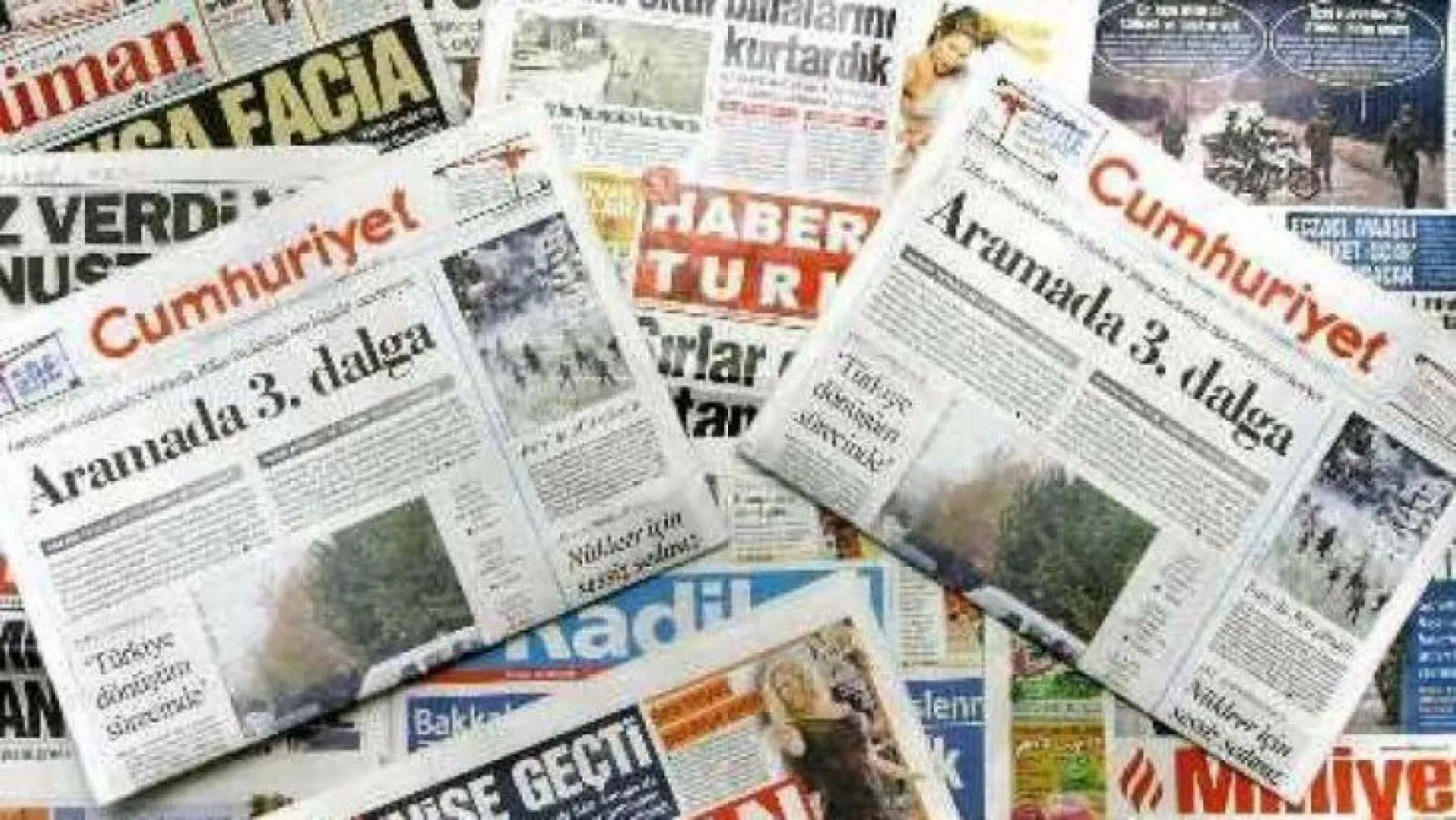 Gazeteler okuyucularının yarısını kaybetti