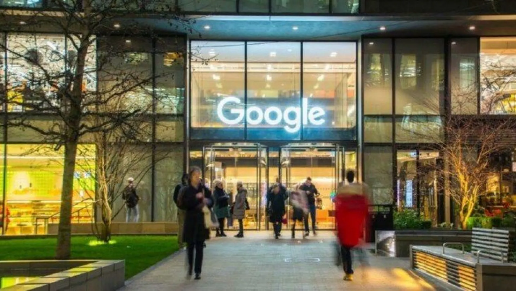 Google da ofislere dönüşleri erteledi