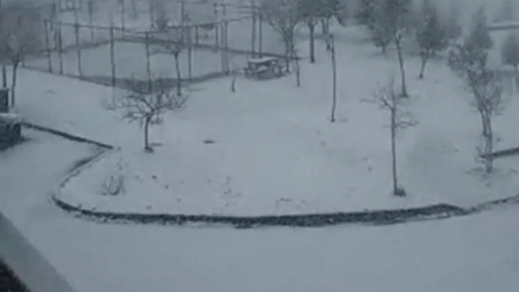 Hereke'nin yüksek kesimleri ile İlimtepe'de kar yağışı devam ediyor!