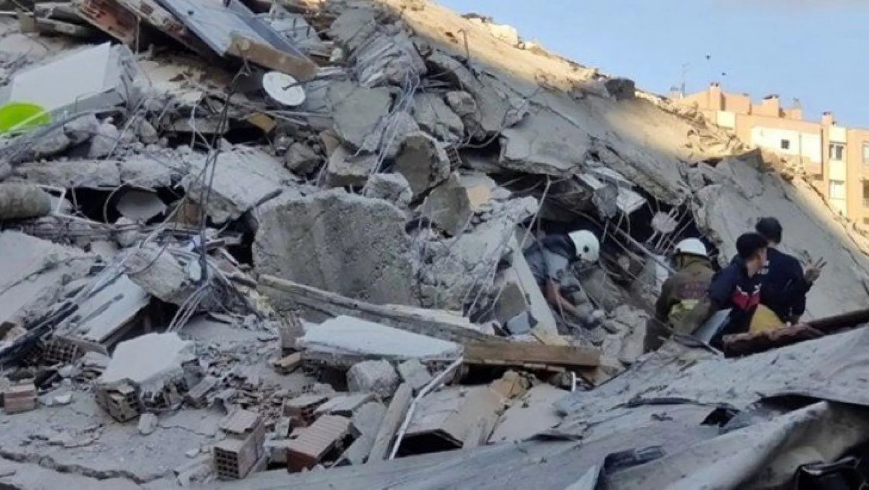İzmir depreminde ölü sayısı 76'ya çıktı