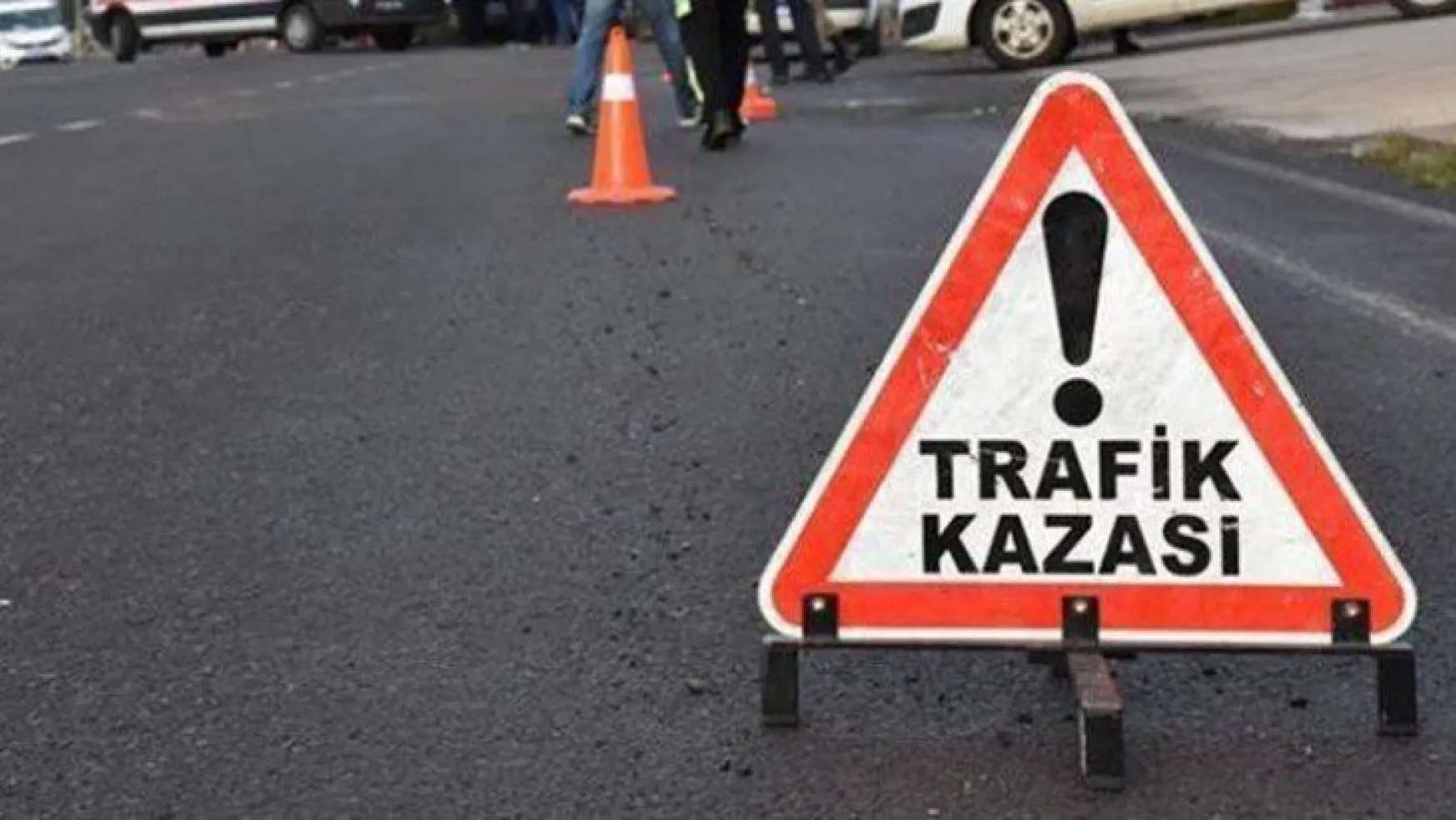 İzmit'te Çınarlı Cami yakınlarındaki kaza trafiği felç etti!