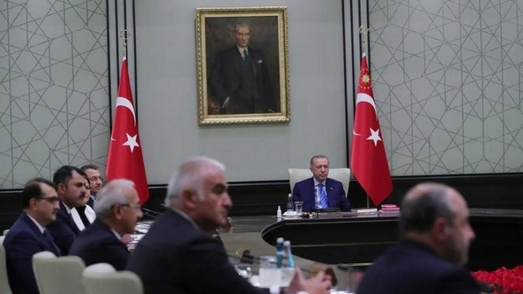 Kabinede 4 önemli gündem... Türkiye çıkacak kararları bekliyor