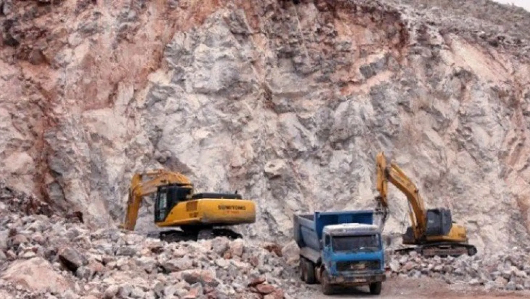 Kandıra'daki taş ocağı meclise taşındı