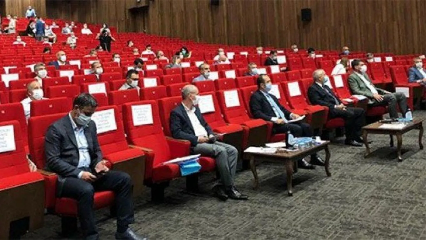 Kocaeli Büyükşehir'de sosyal mesafeli meclis toplantısı