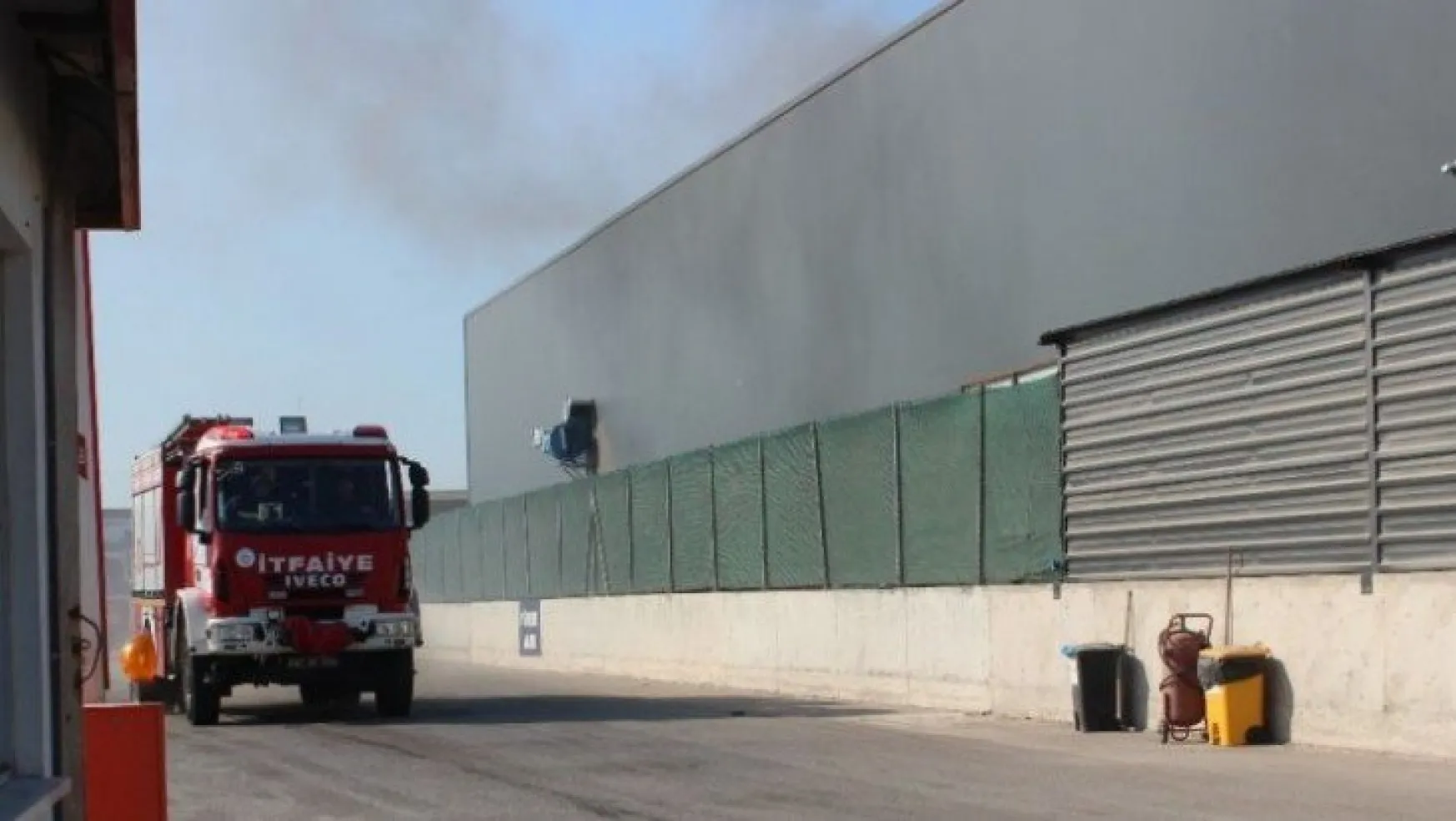Kocaeli'deki otomotiv fabrikasında korkutan yangın!