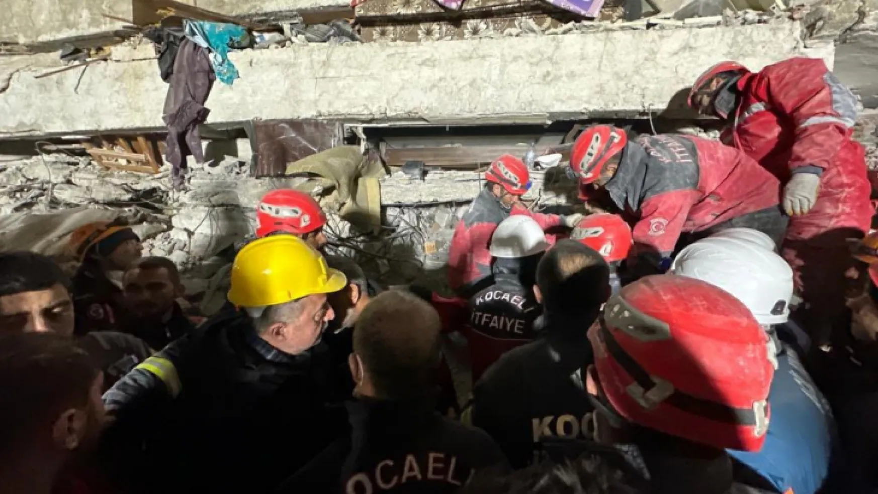 Kocaeli'nin kahraman ekibi 82 kişiyi enkazdan kurtardı