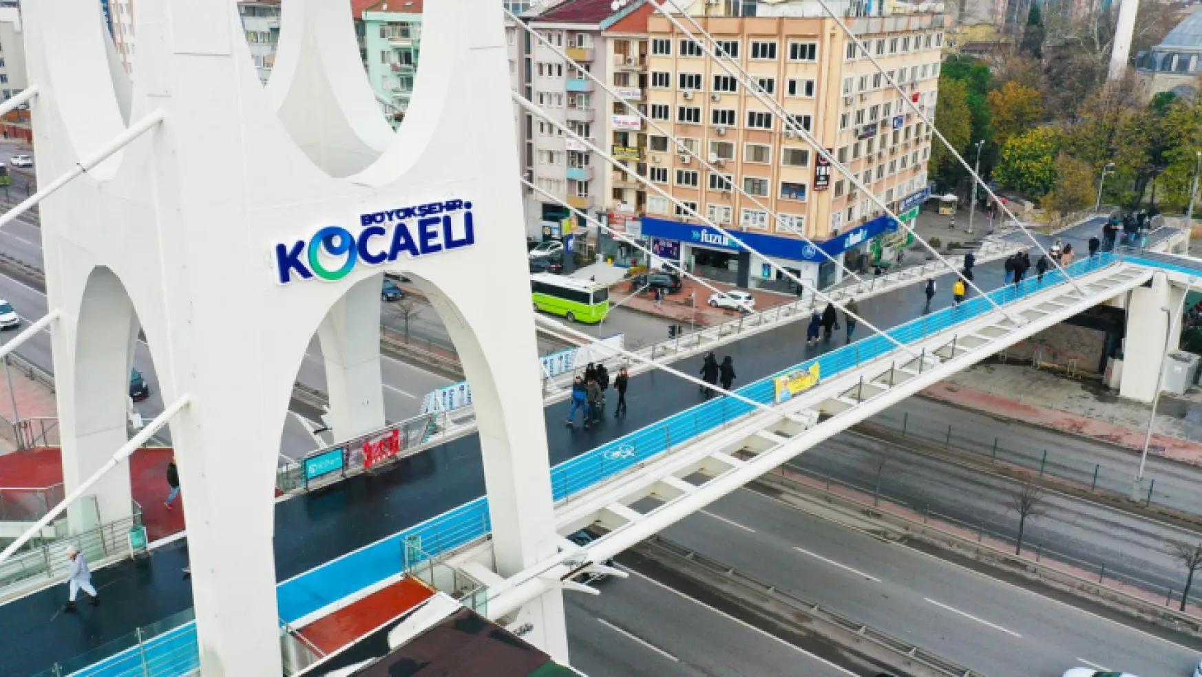 Kocaeli'nin markası köprülere işleniyor