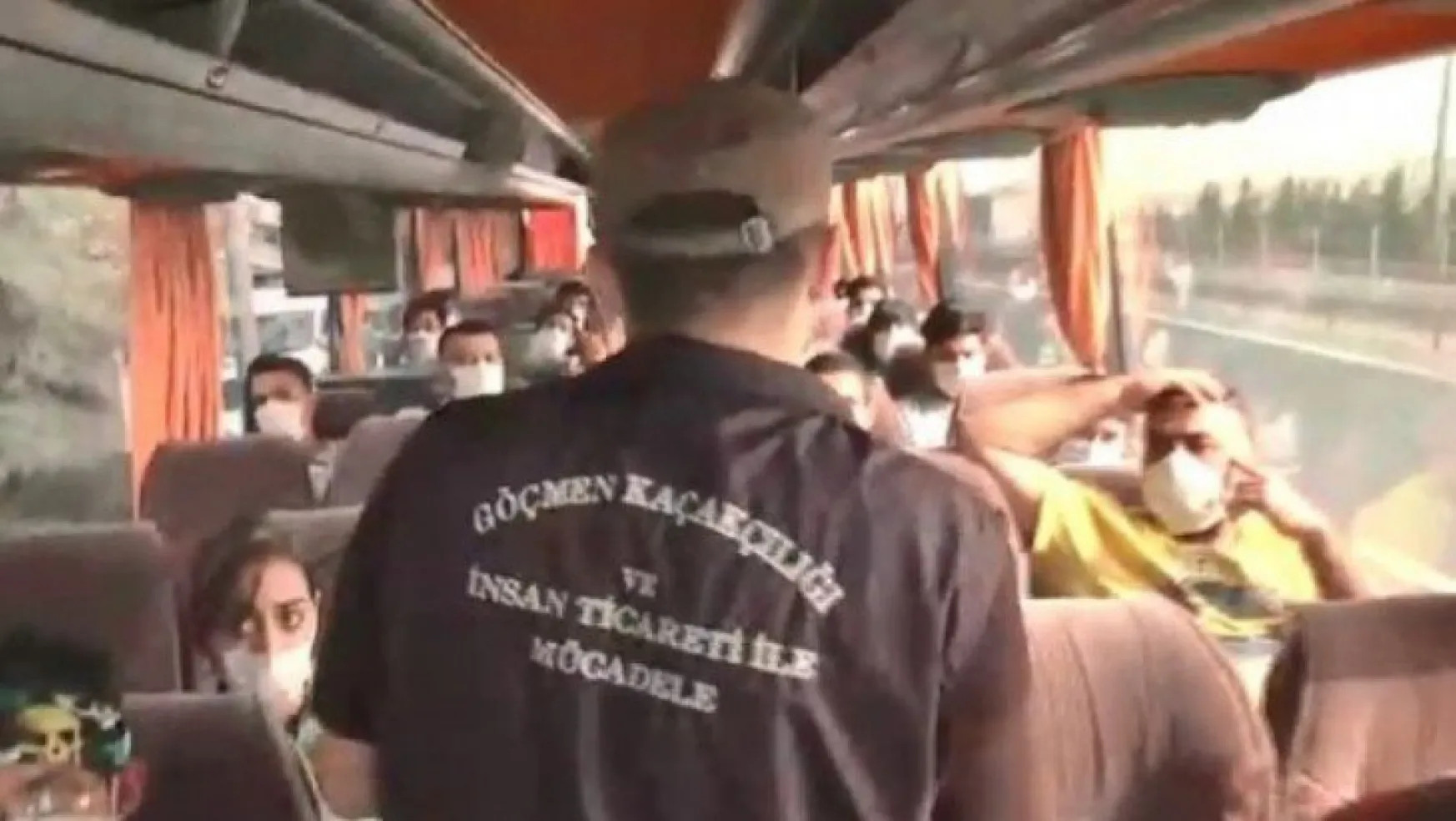 Kocaeli'de 14 düzensiz göçmen yakalandı: 2 gözaltı!