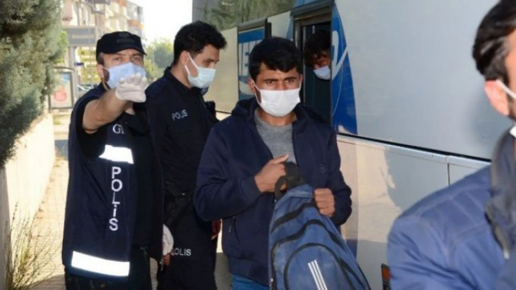 Kocaeli'de durdurulan otobüste 7 düzensiz göçmen yakalandı