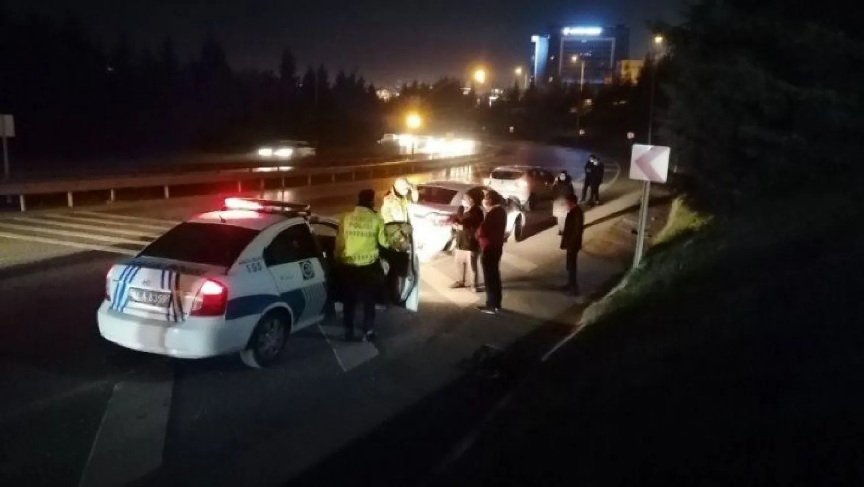 Kocaeli'de iki otomobil çarpıştı: 2 yaralı 