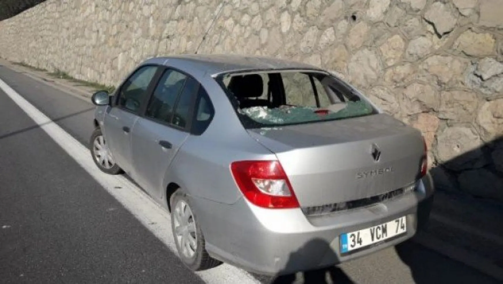 Kocaeli'de iki otomobil tır ile çarpıştı: 1 ölü, 3 yaralı