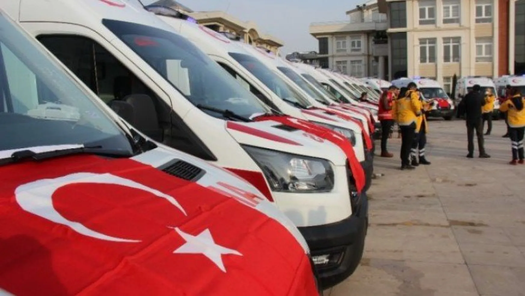 Kocaeli'de sağlık hizmetlerine 30 yeni ambulans desteği