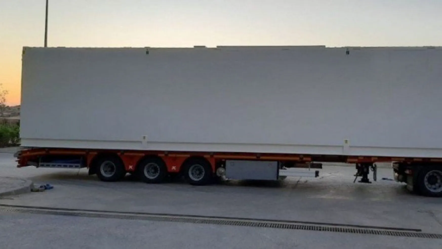 Kocaeli'de üretilen depreme dayanıklı jeneratör konteyner Şili'ye gönderildi