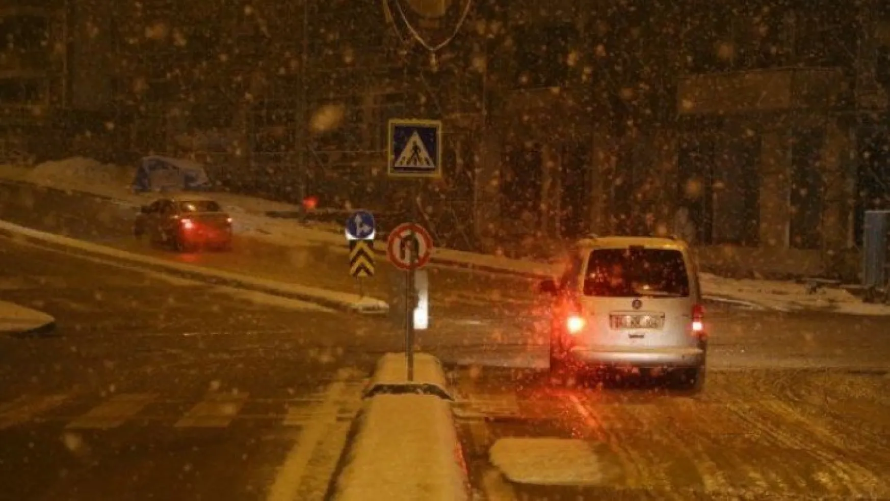 Kocaeli'yi yoğun kar yağışı etkisi altına aldı