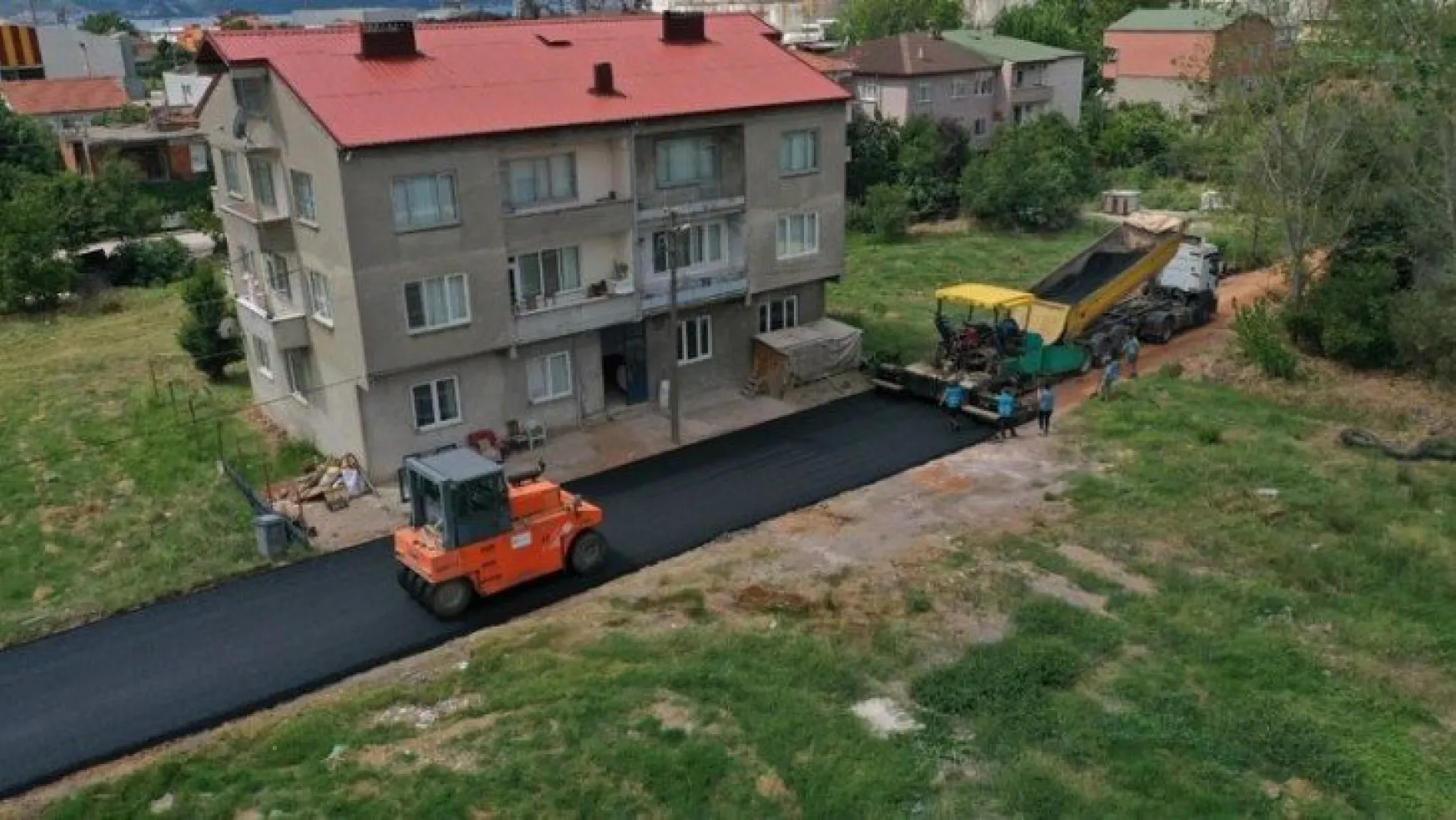 Körfez'de altyapı sonrası yollar asfaltlanıyor