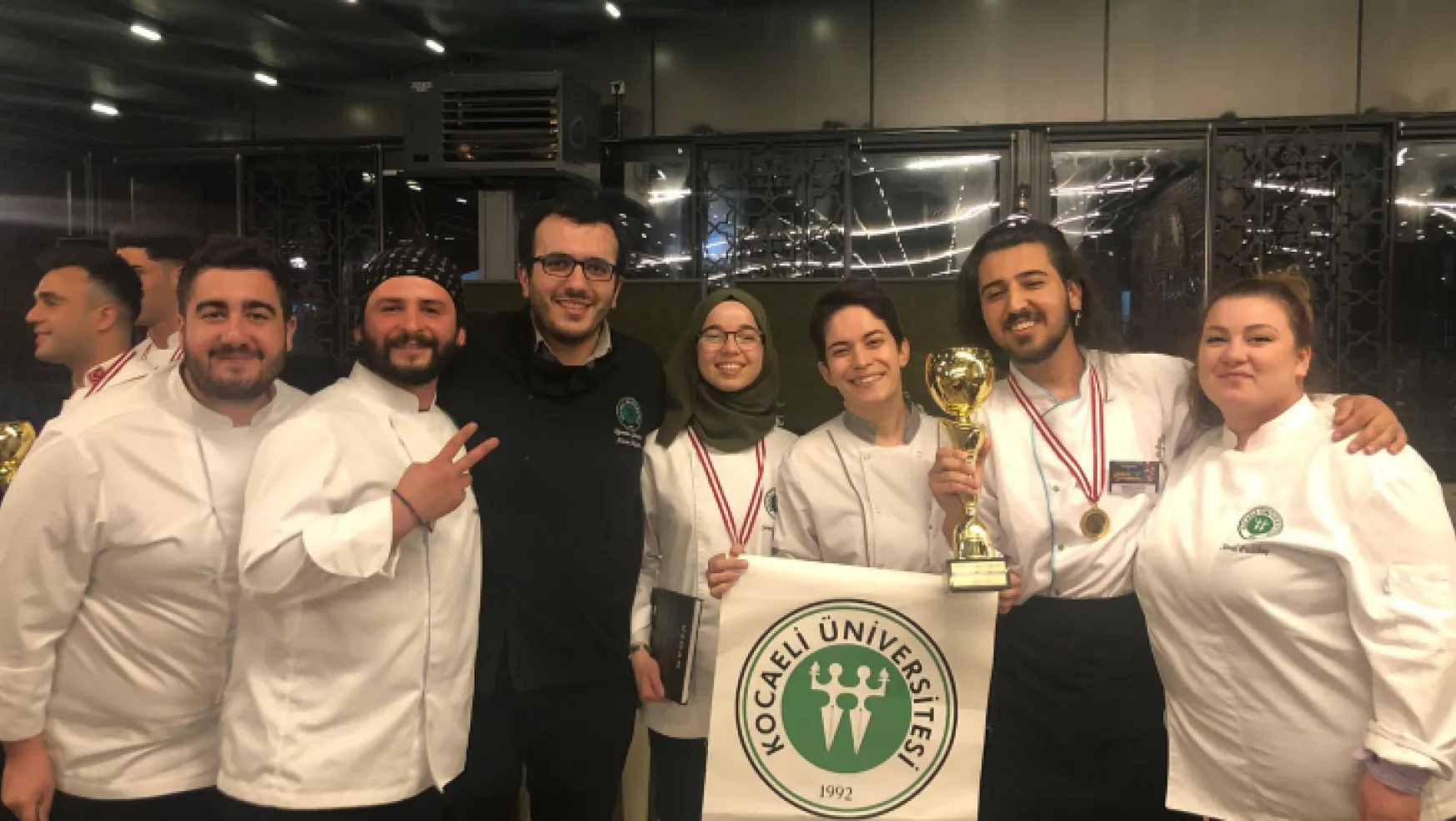 KOÜ'lü öğrenciler Sivas'taki yemek yarışmasında 1'inci oldu