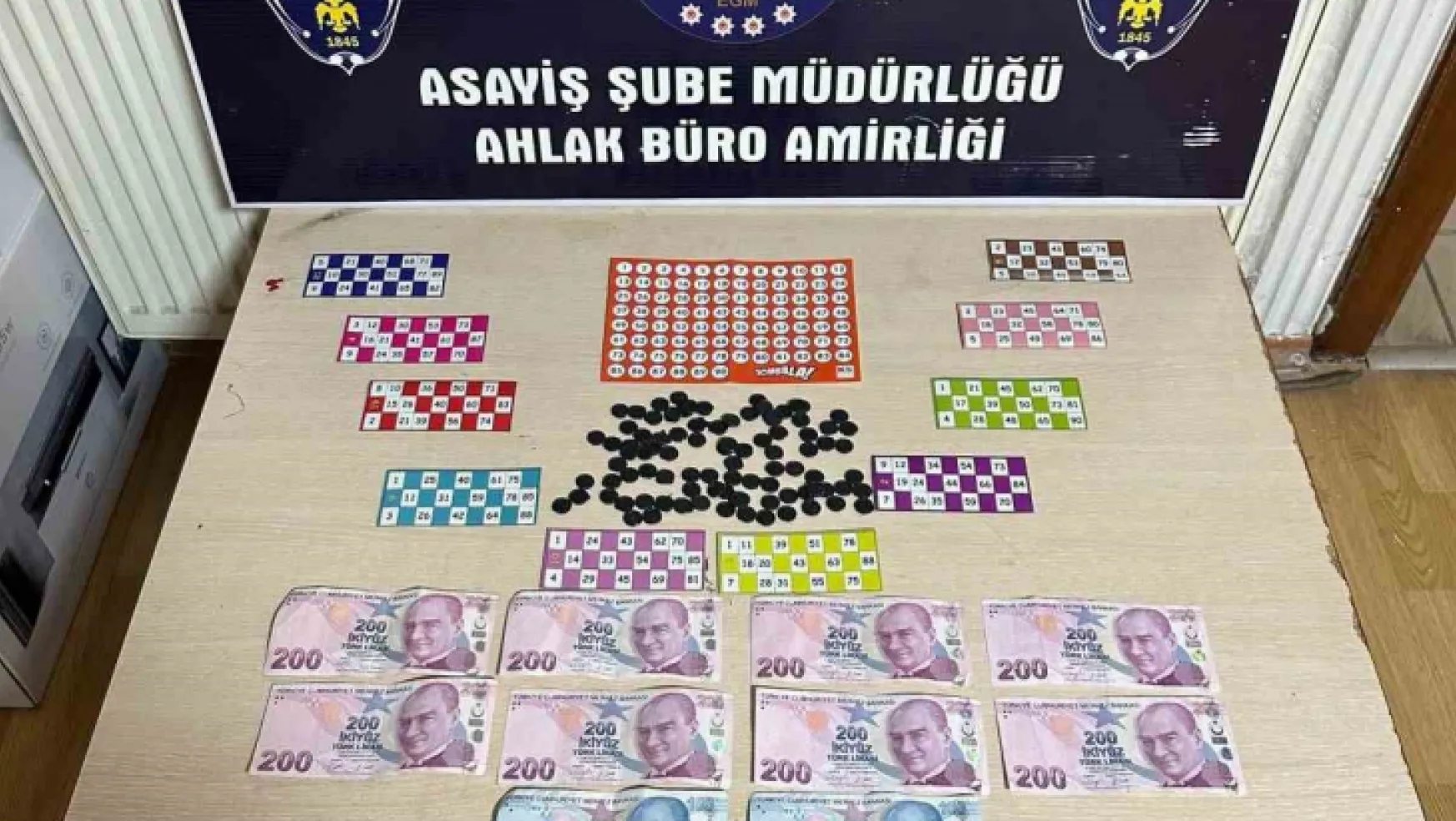 Kartepe'de kumar oynayan 6 kişiye ceza