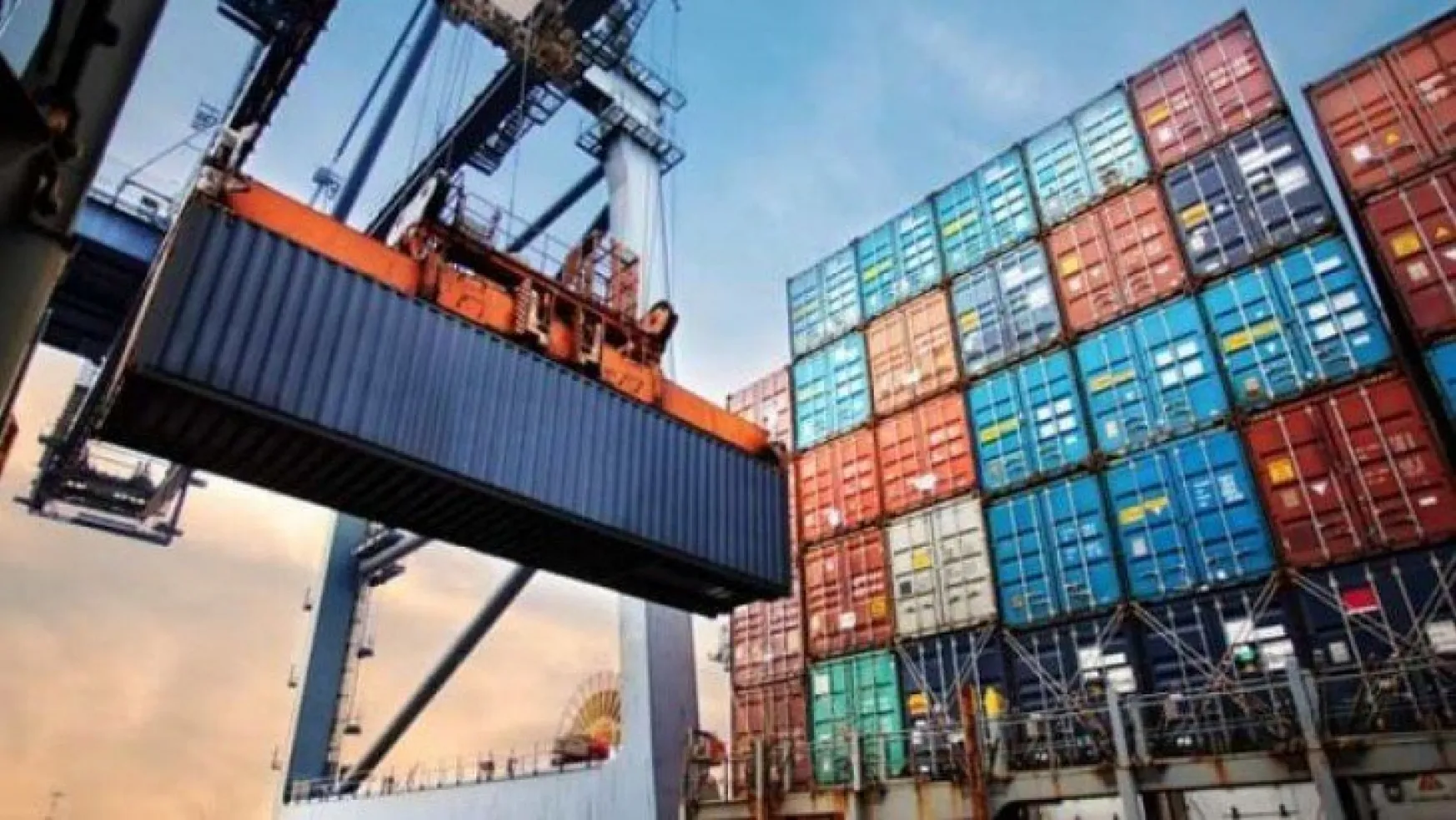 Mayıs ayında ihracat %65,7, ithalat %54 arttı