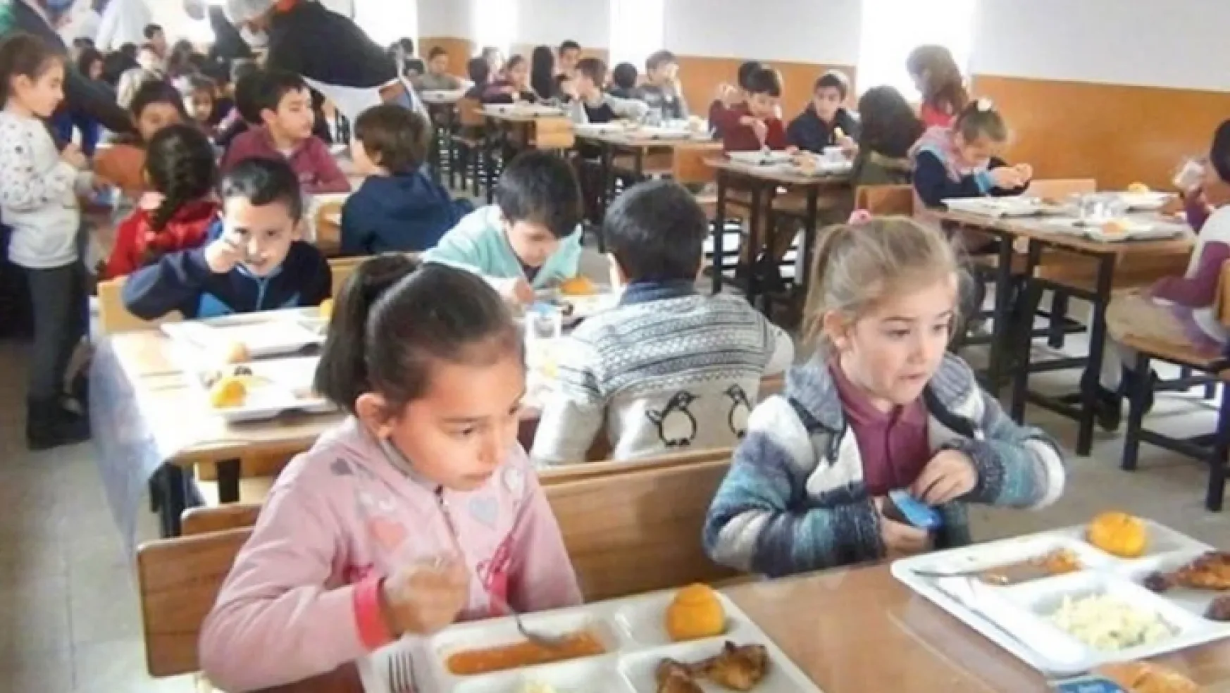 Okullarda ücretsiz yemek kapsamı genişliyor