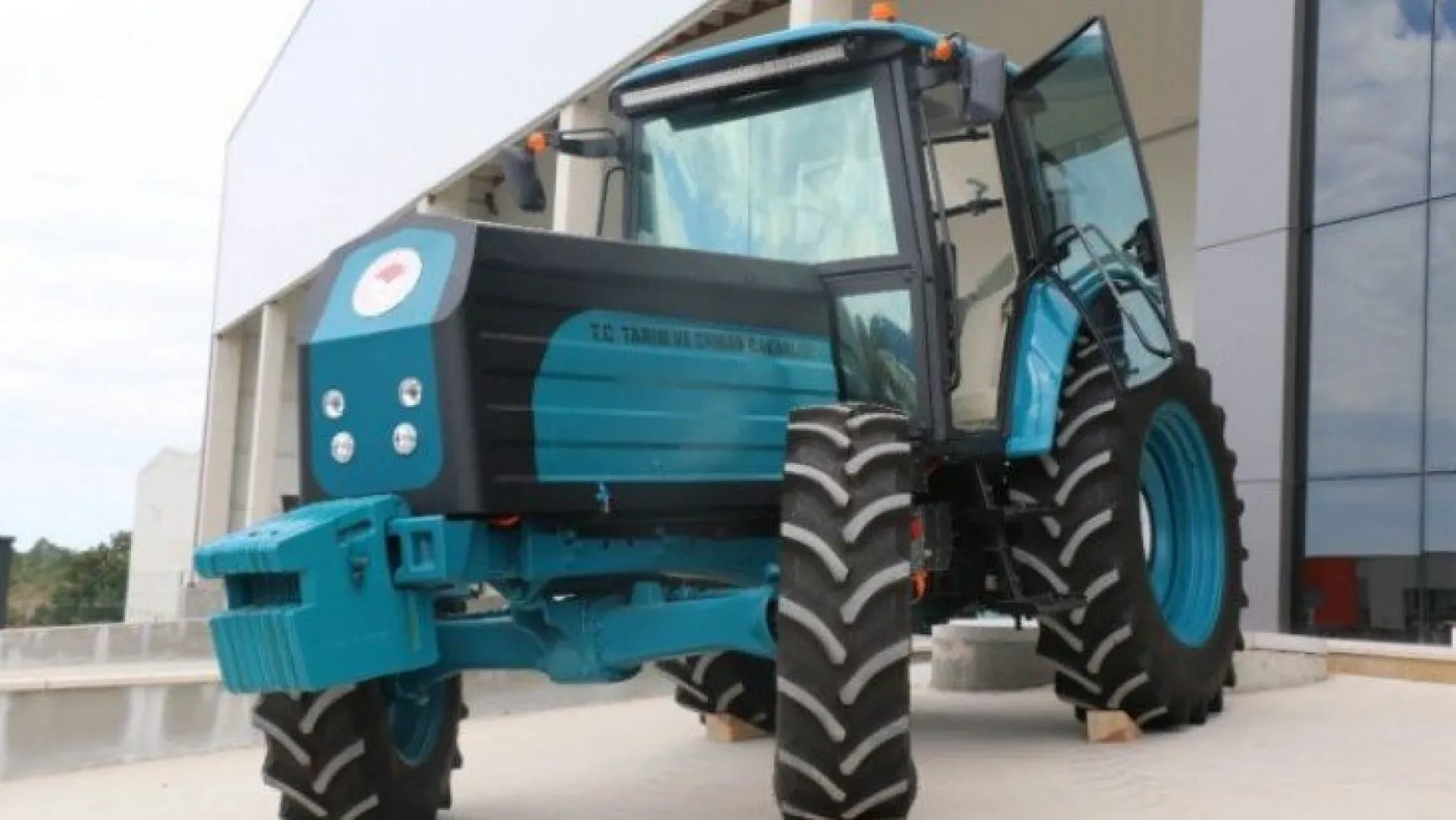 Türkiye'nin ilk yerli elektrikli traktörü Kocaeli'de üretilecek!