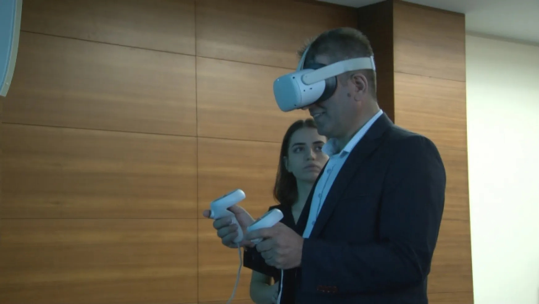 VR gözlüklerle deprem, sel ve yangın anını yaşadılar