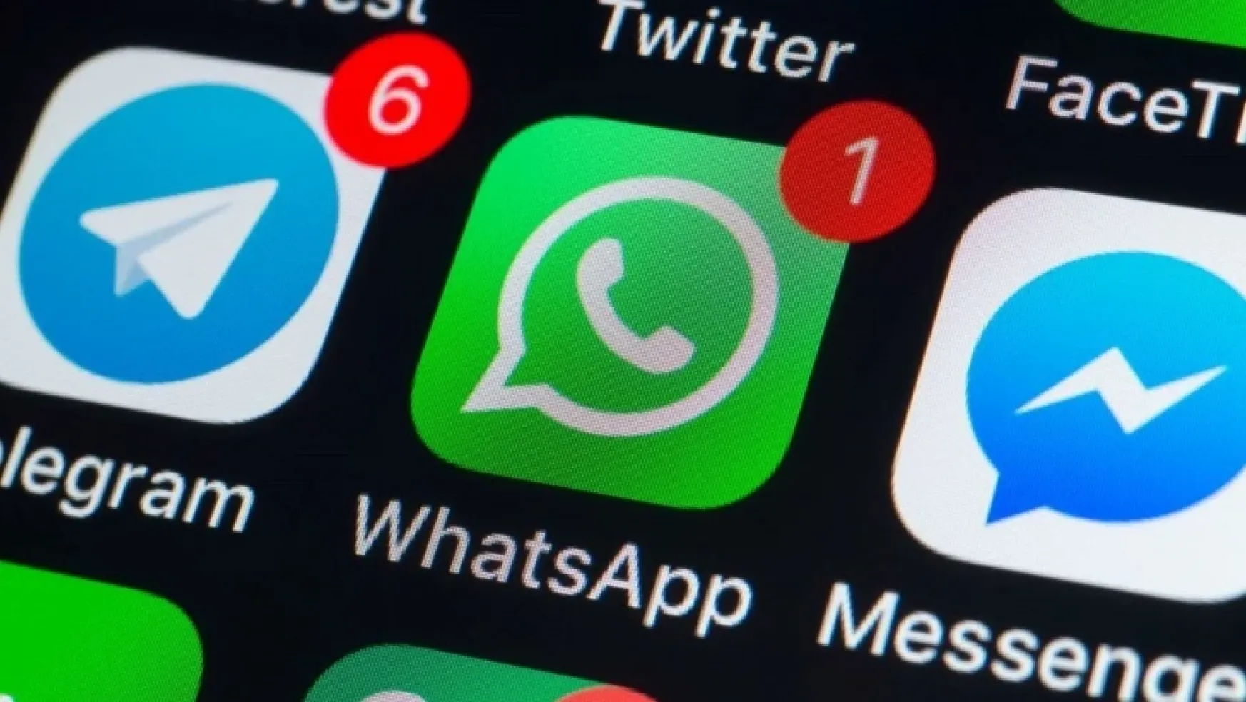 WhatsApp'a 5 bin kişilik gruplar geliyor