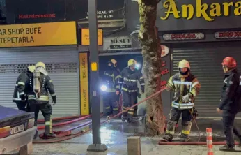 7 katlı binanın çatısında korkutan yangın