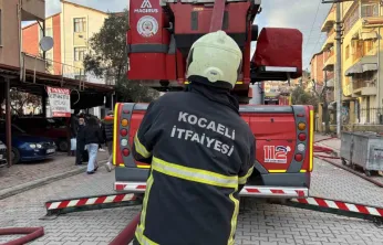 Apartmanın 2. katı alev alev yandı