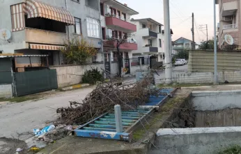 Bu korkulukları kim söktü?