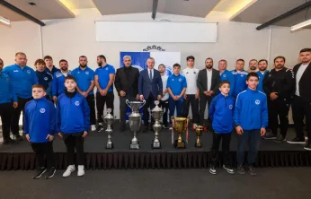 Büyükakın, Kağıtspor'un başarılı sporcularını tebrik etti