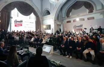 Cumhurbaşkanı Erdoğan: Benim bayrağım yerde duramaz