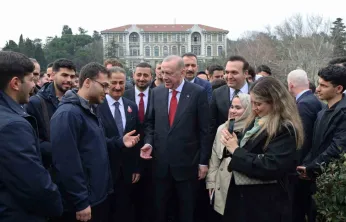 Erdoğan, Boğaziçi Üniversiteli öğrencilerle kampüste yürüdü
