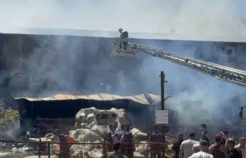 Darıca'da fabrika yangını: 3 işletme hasar aldı