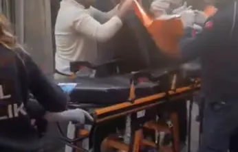 Dükkanının önünde uğradığı silahlı saldırıda yaralandı