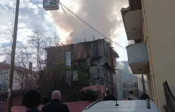 Ev sahibi uyurken elektrikli sobadan yangın çıktı