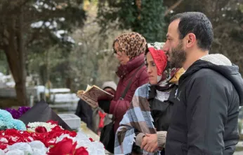 Ferdi Tayfur vefatının 1. yıl dönümünde mezarı başında anıldı