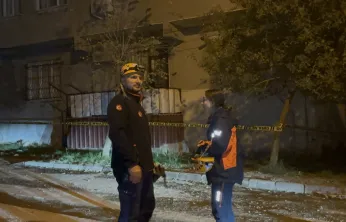 Gebze'de çatlak ve kayma tespit edilen 2 katlı bina tahliye edildi